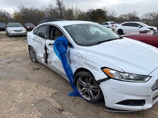 2015 Ford Fusion Hybrid Titanium - Primary Damage Right Image